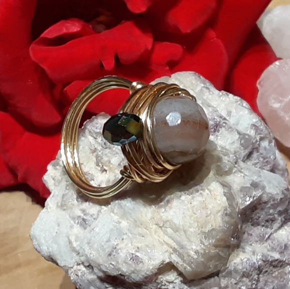 Boho Gold Wirewrapped Agate Ring - Picture 4 of 8